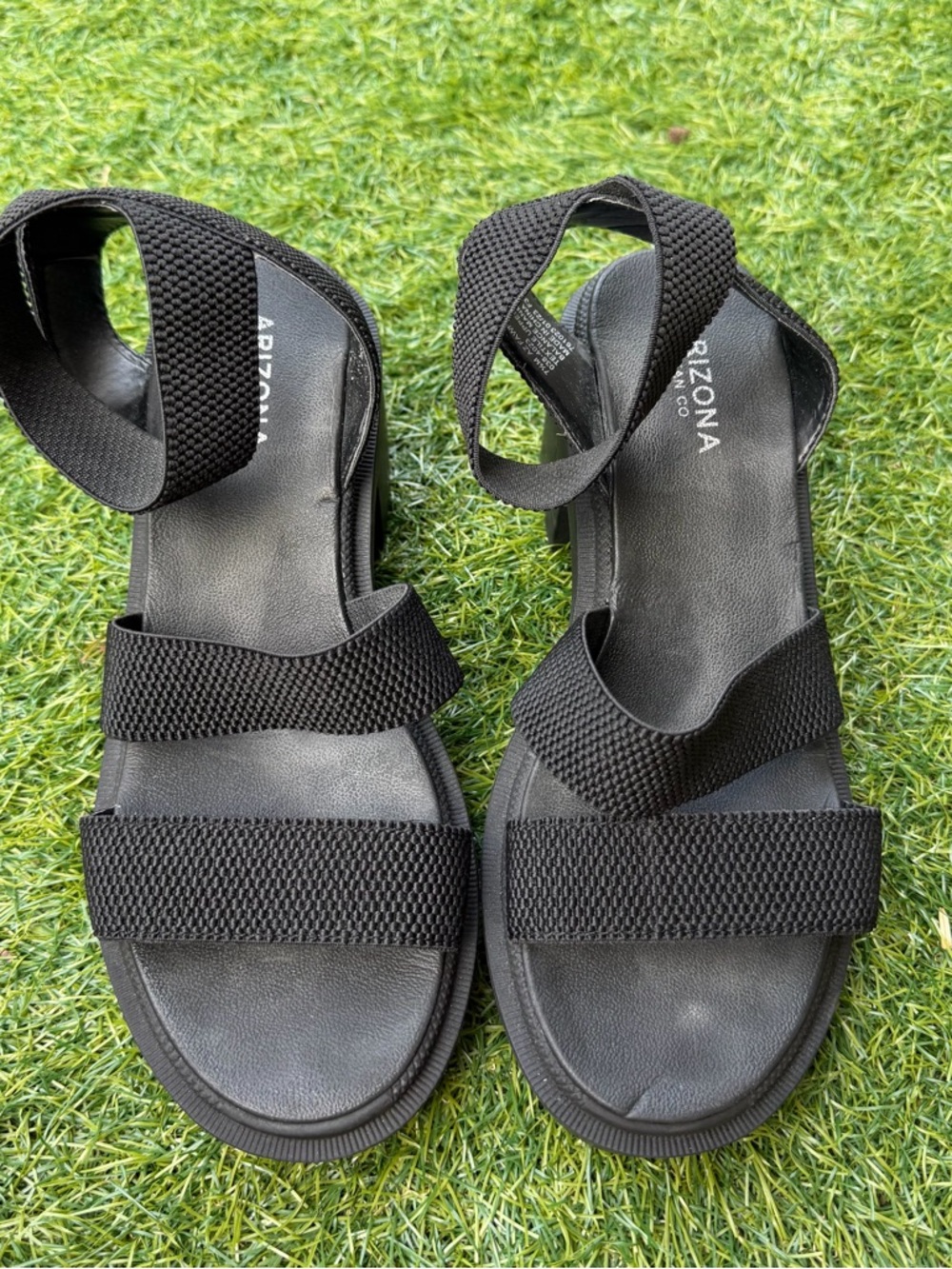 Arizona Jean Company Black Textured Strap Sandals